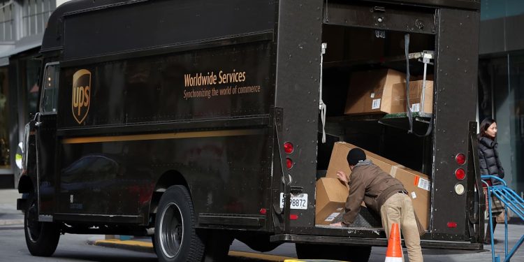 UPS verslaat verwachtingen en verhoogt jaarprognose