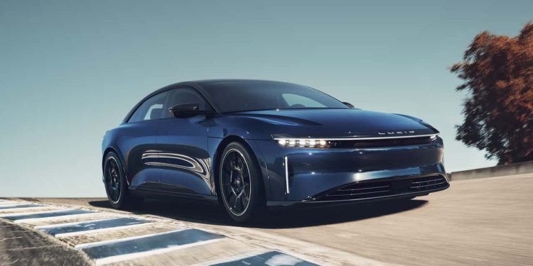 Lucid Air Sapphire vernedert supercars in 0-200-0 mph-test