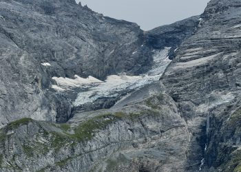 Miljoenen kubieke meters rots bedreigen Zwitsers dorp Kandersteg