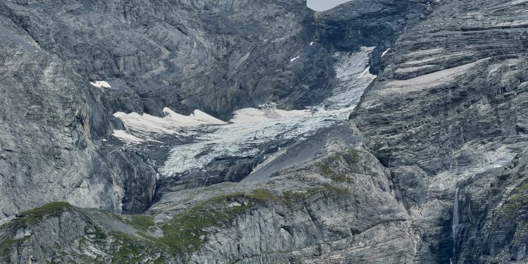 Miljoenen kubieke meters rots bedreigen Zwitsers dorp Kandersteg