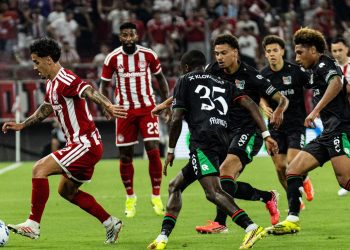 NEC houdt Olympiacos op 0-0 in Champions League-debuut