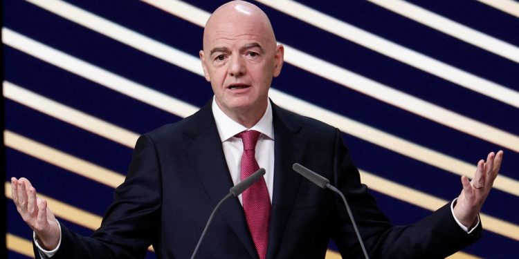 Wales trekt steun voor Infantino in, Engeland lijkt te volgen